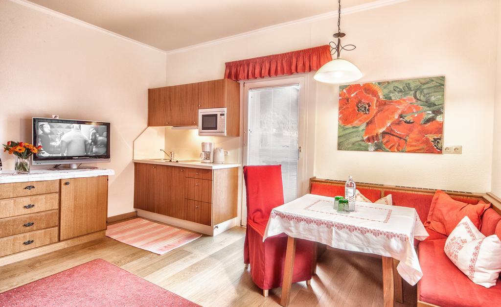 Kraners Alpenhof Bio Bed And Breakfast Pension Weissensee Exterior photo