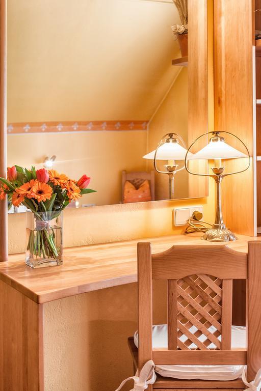 Kraners Alpenhof Bio Bed And Breakfast Pension Weissensee Exterior photo
