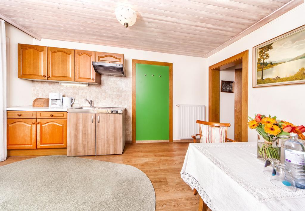 Kraners Alpenhof Bio Bed And Breakfast Pension Weissensee Exterior photo