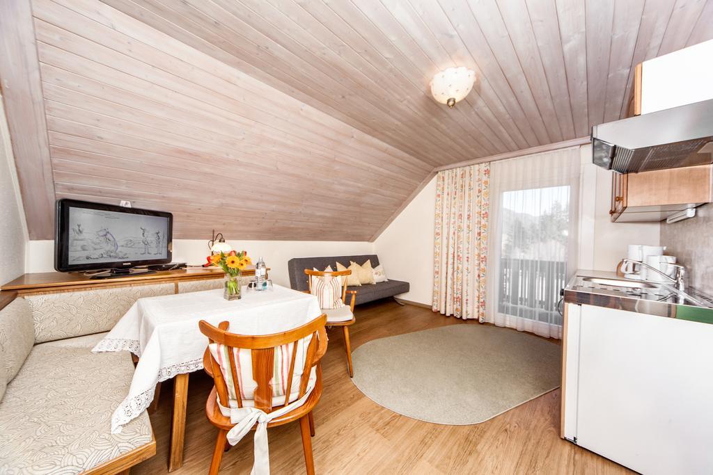 Kraners Alpenhof Bio Bed And Breakfast Pension Weissensee Exterior photo