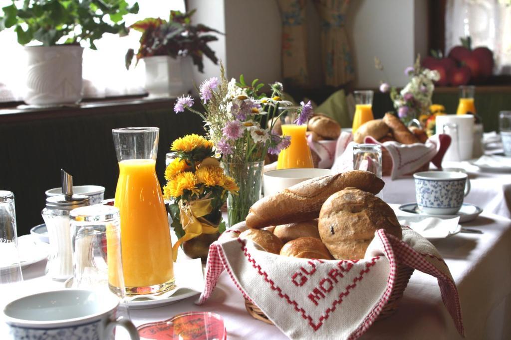 Kraners Alpenhof Bio Bed And Breakfast Pension Weissensee Exterior photo