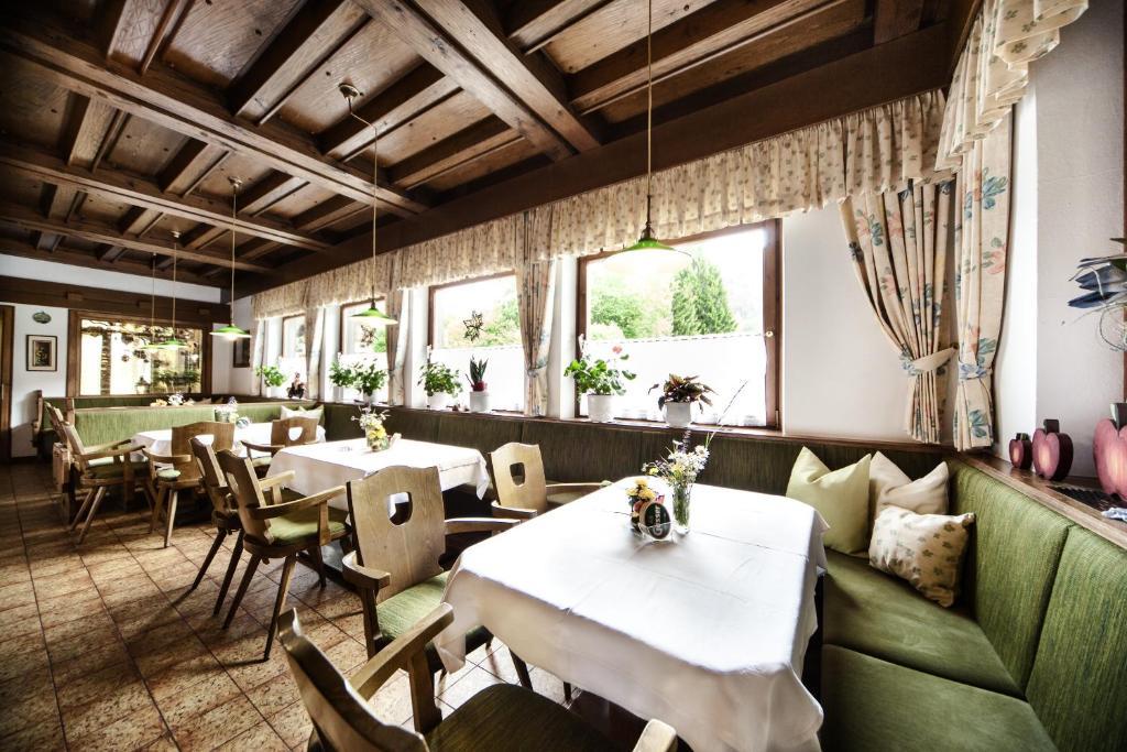 Kraners Alpenhof Bio Bed And Breakfast Pension Weissensee Exterior photo